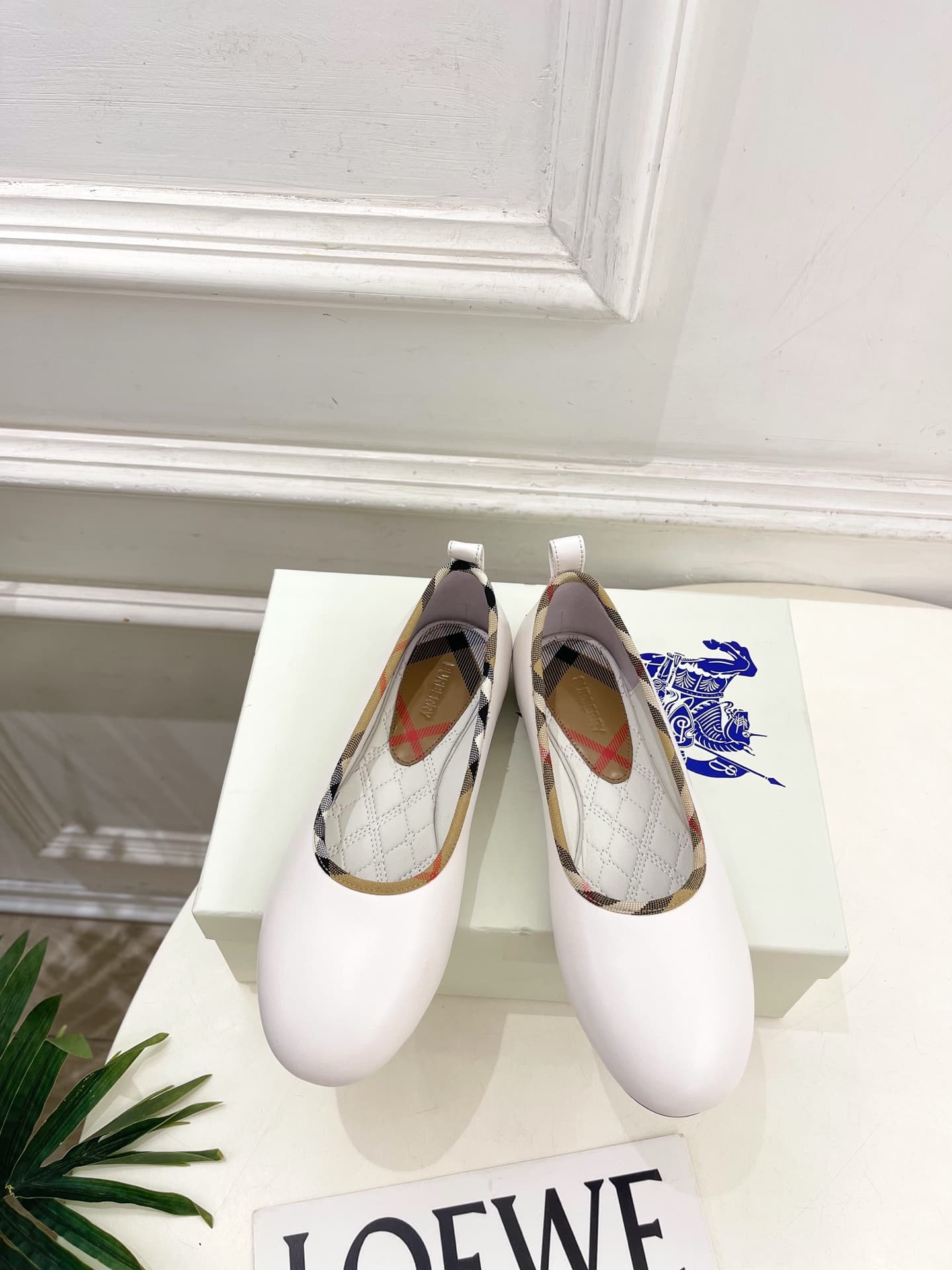 D3199 Burberry 2026 new vintage/retro check flat ballet shoes — image 1