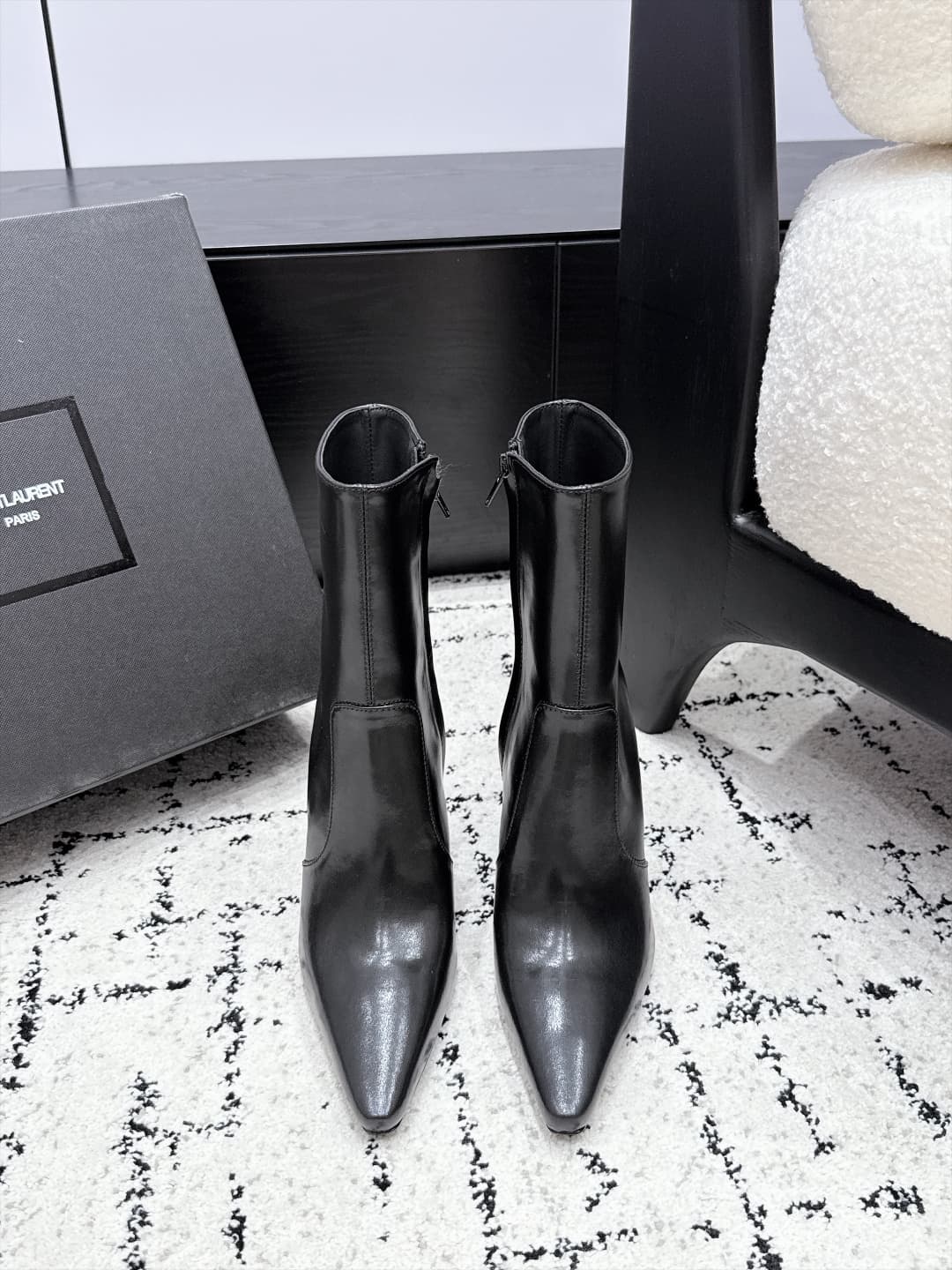 D12200 SAINT LAURENT Saint Laurent 26/ Autumn/Winter pointed toe, thin heel high heels boots — image 1