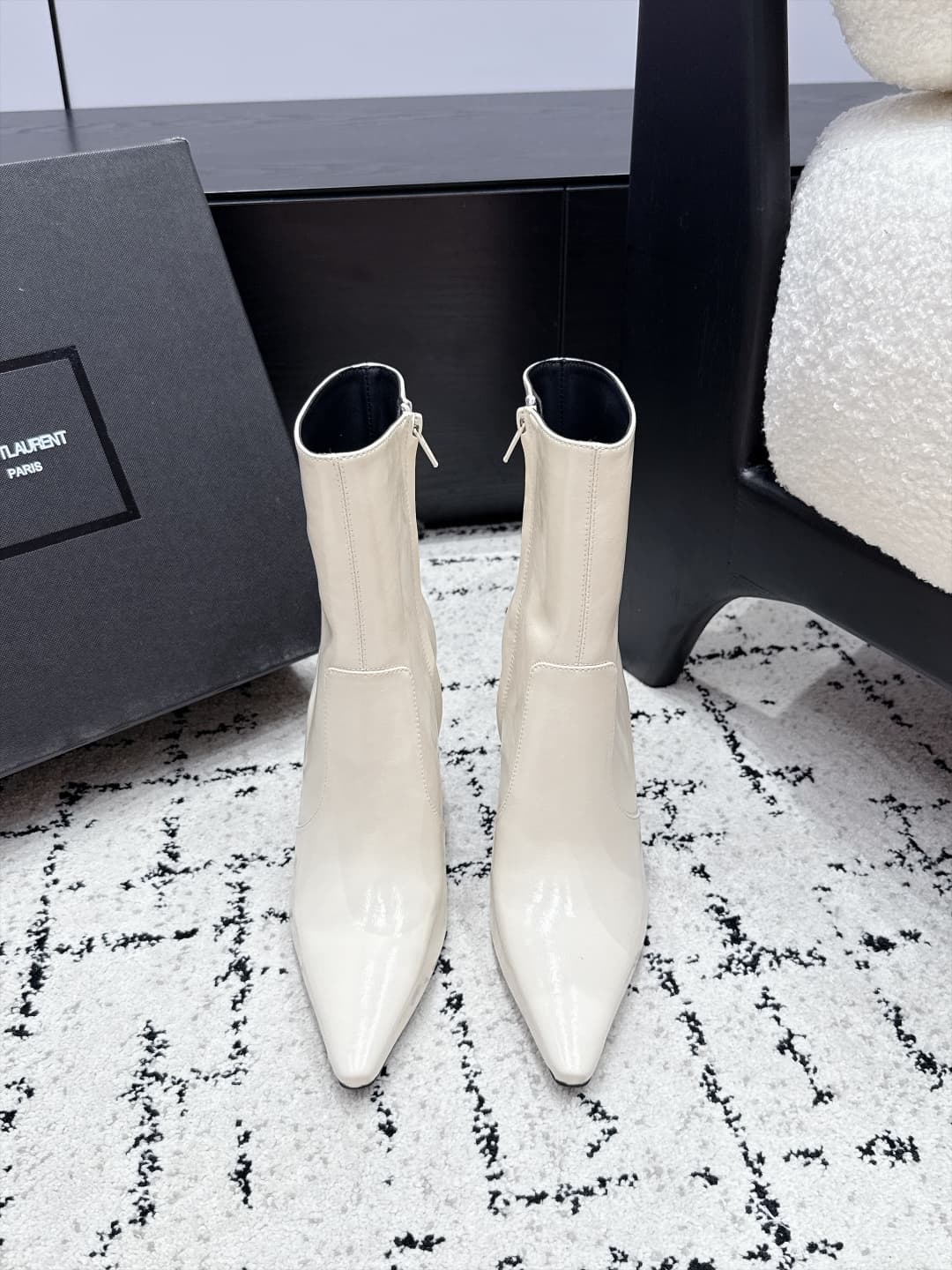 D12197 SAINT LAURENT Saint Laurent 26/ Autumn/Winter pointed toe, thin heel, high heels boots — image 1