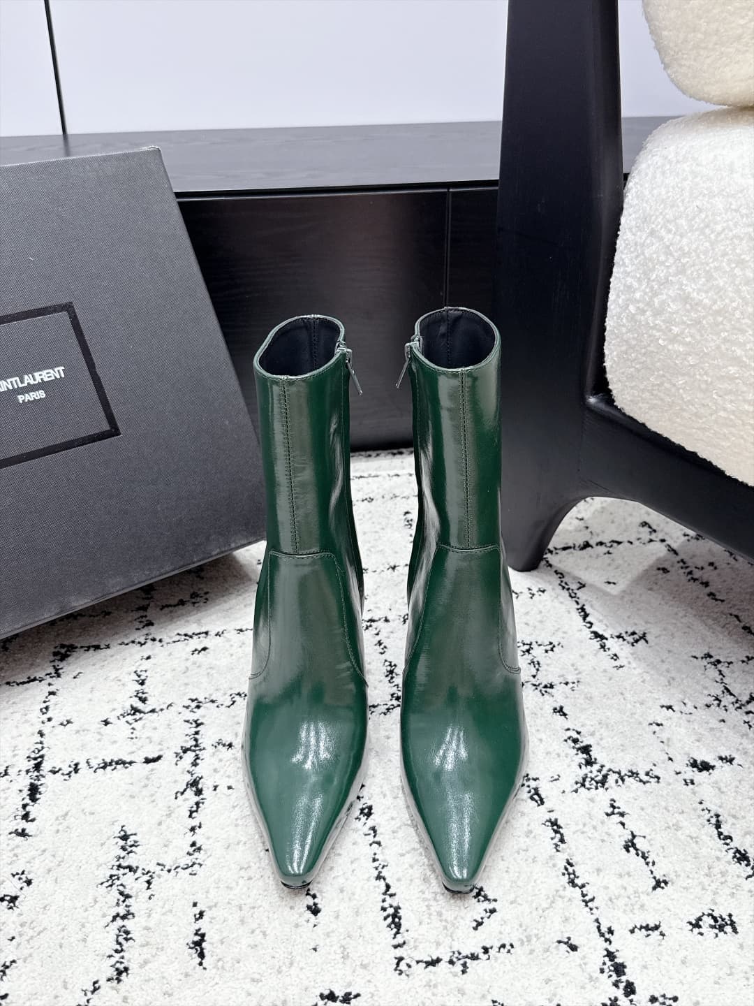 D12196 SAINT LAURENT Saint Laurent 26/ Autumn/Winter High heel boots with pointed toe and thin heel — image 1