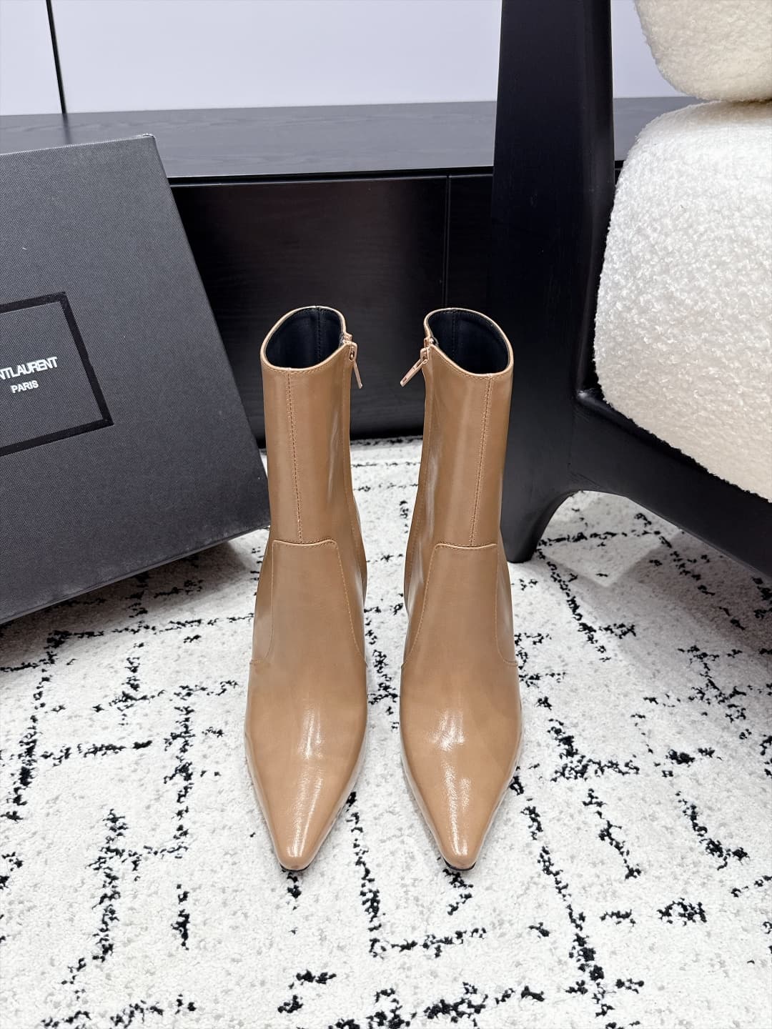 D12195 SAINT LAURENT Saint Laurent 26/ Autumn/Winter pointed toe, thin heel high boots — image 1