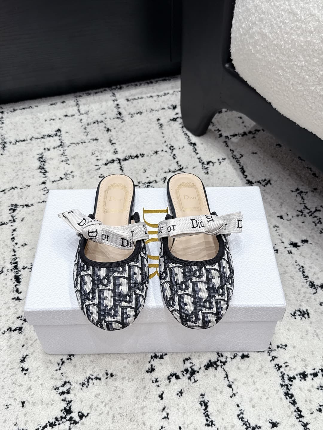 D5811 Dior 26/New spring/summer style bowed monogrammed round-toe hairband — image 1