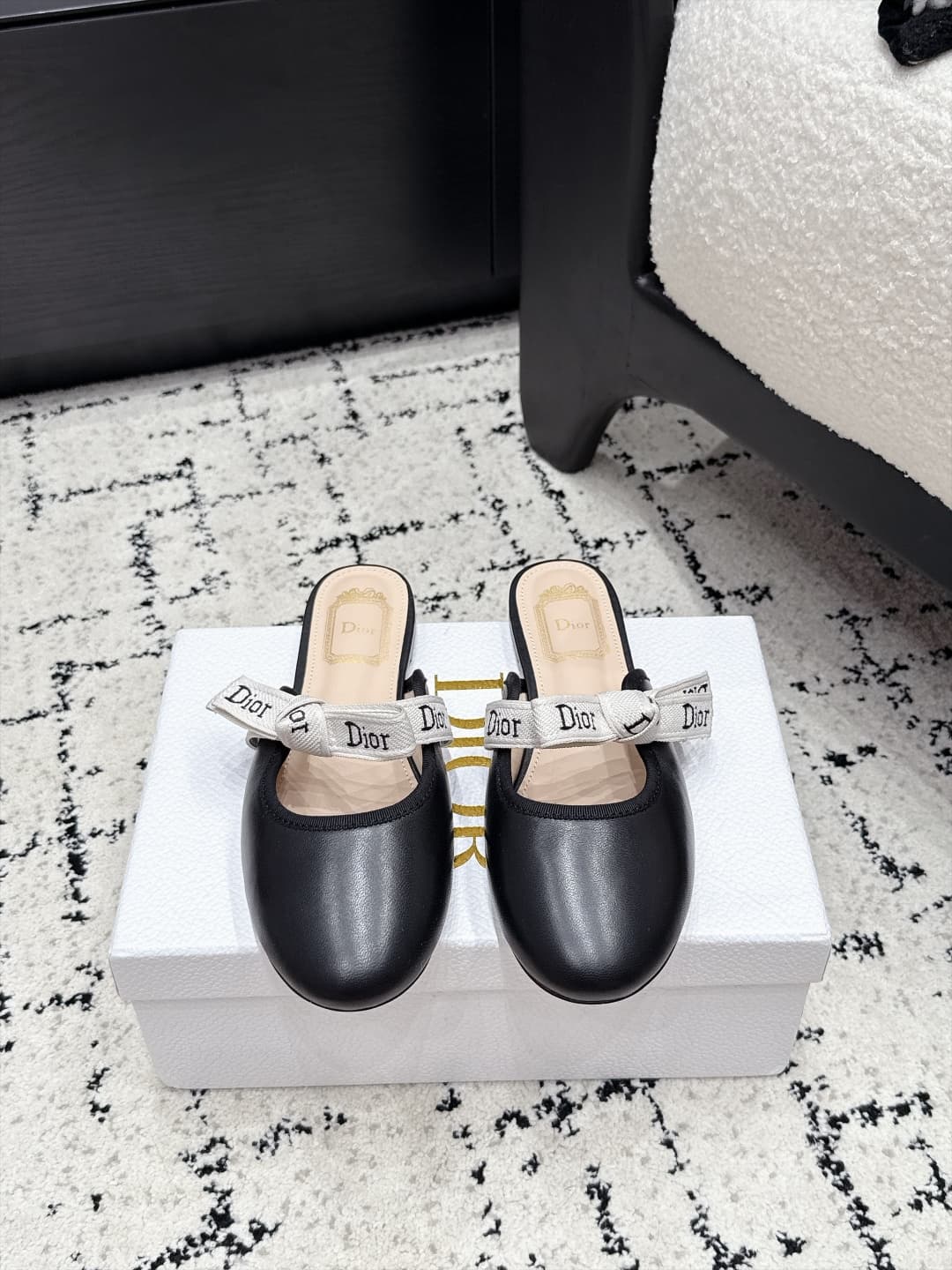 D5808 Dior 26/New spring/summer model with bowtie, filigree pattern, round toe cap hairstyle — image 1