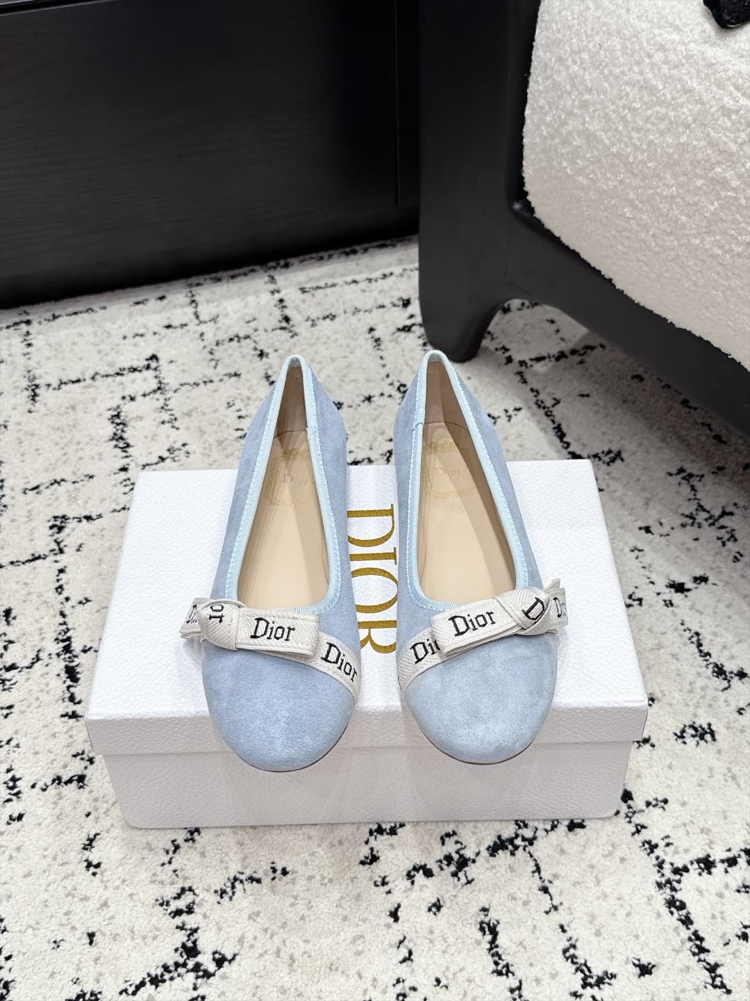 D5801 Dior 26/New spring and summer model with bow and monogrammed round-toe shoes — image 1