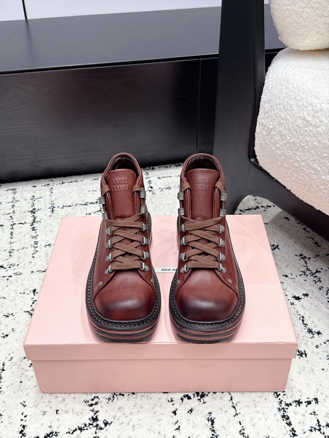 D10517 MIUMIU Miu 26/ Vintage/retro trendy round-toe high-top boots for early autumn shows — image 1