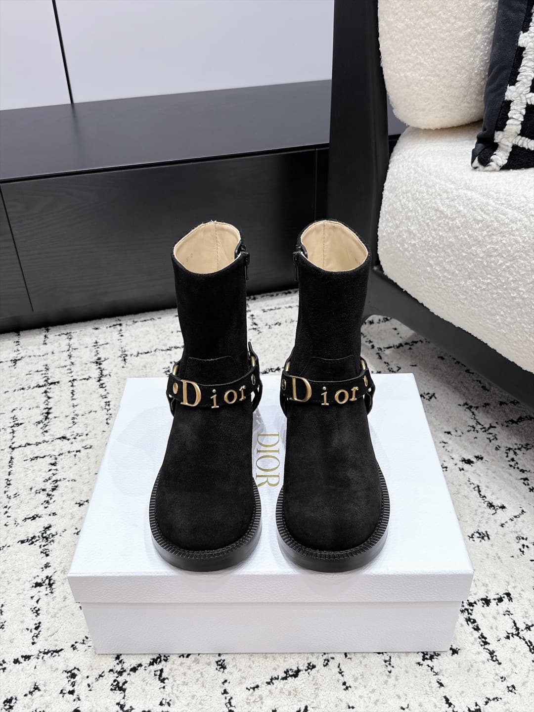 D8772 DIOR 26/ New fall/winter models: popular riding boots with a strong presence at fashion shows — image 1