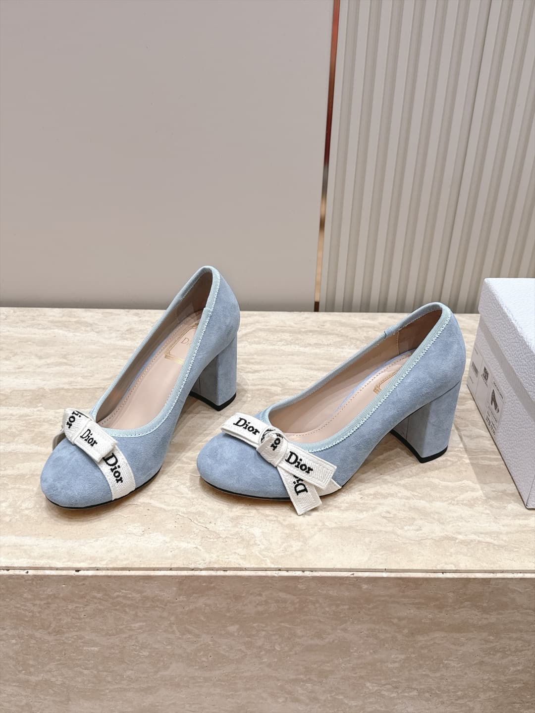 D5919 Dior 26ss Early Autumn Collection – New fabric belt pearl bow mid-calf shoes — image 1