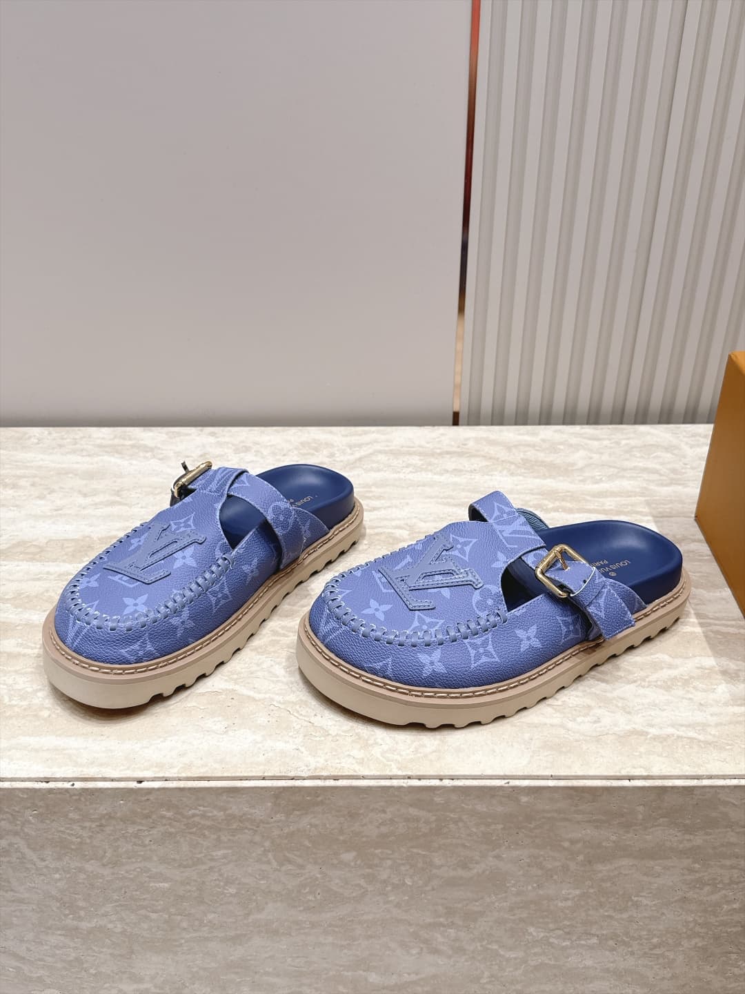 D8926 New color range!! — image 1