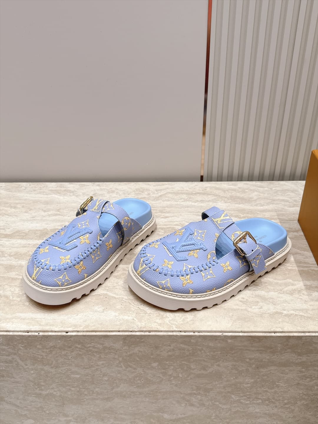 D8924 New color range!! — image 1