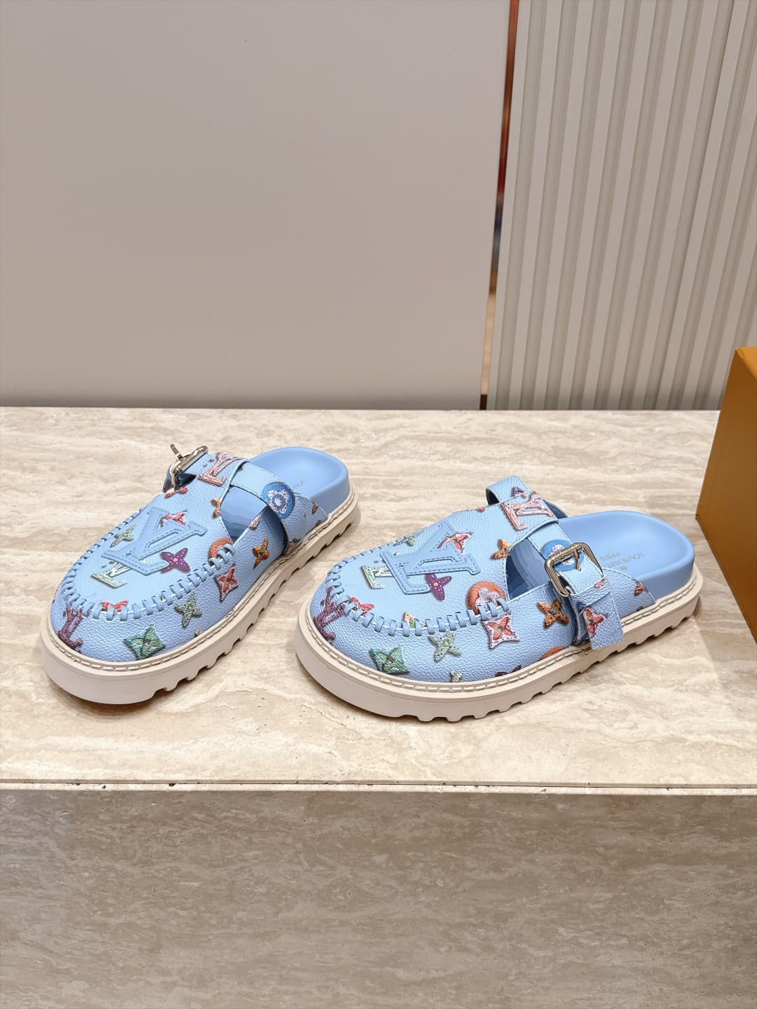 D8922 New color range!! — image 1