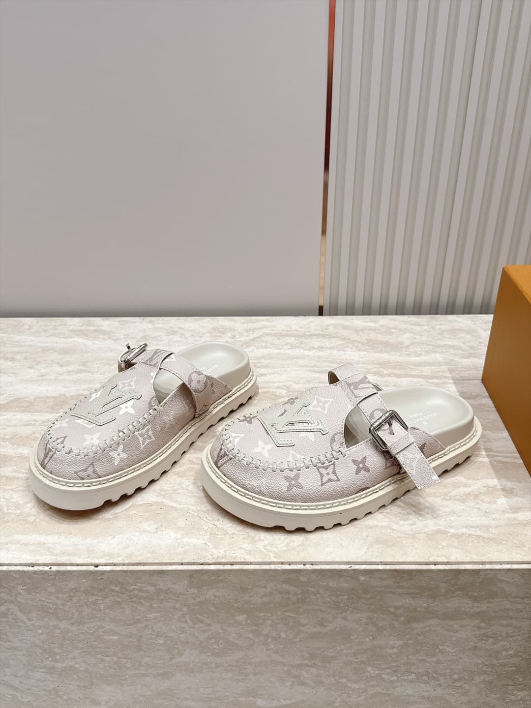 D8921 New color range!! — image 1