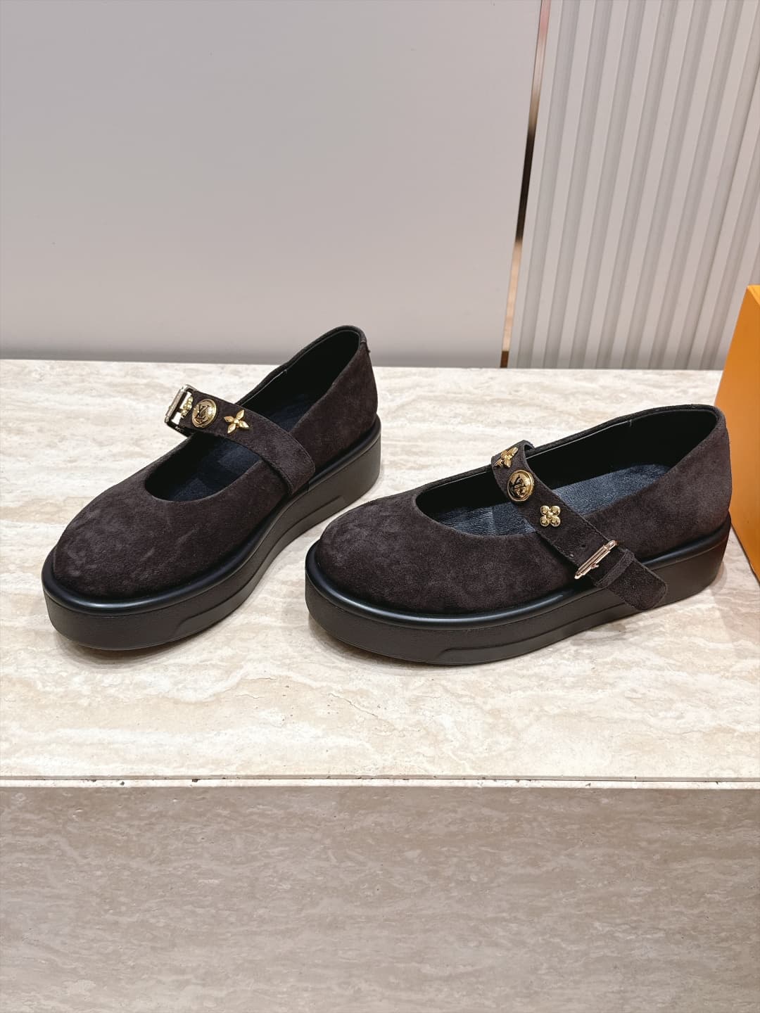 D8931 Louis Vuitton 26/Autumn New Model, Monogram Pattern, Thick-bottom Mary Jane Loafers — image 1