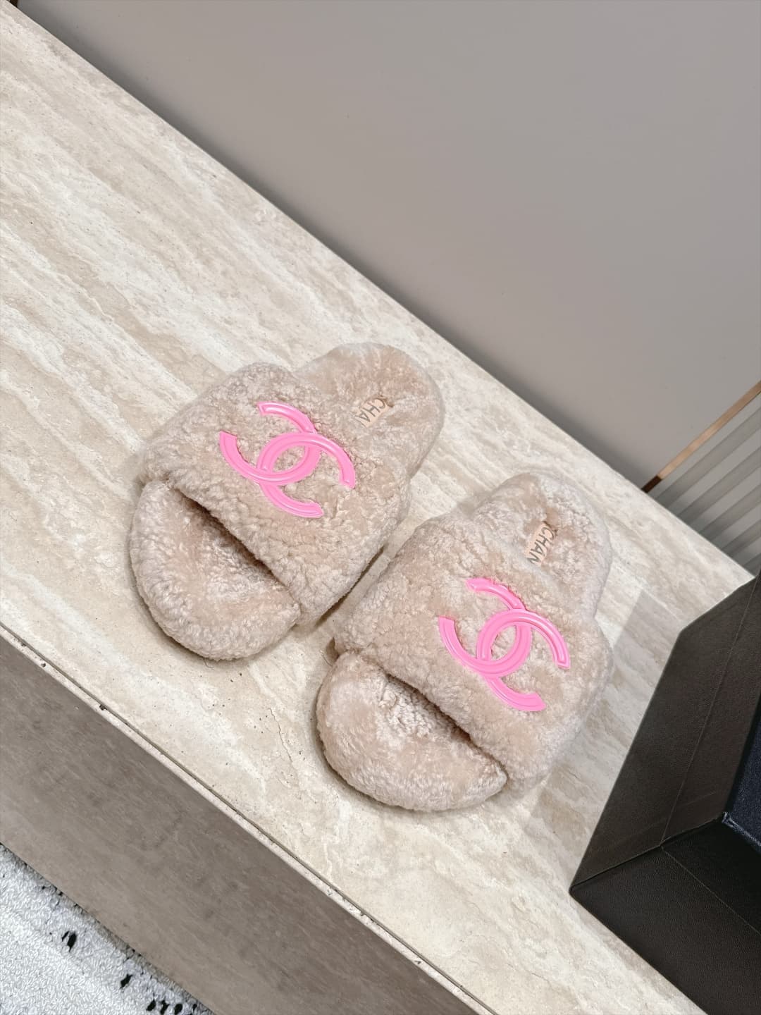 D3772 Chanel New-style fur slippers!