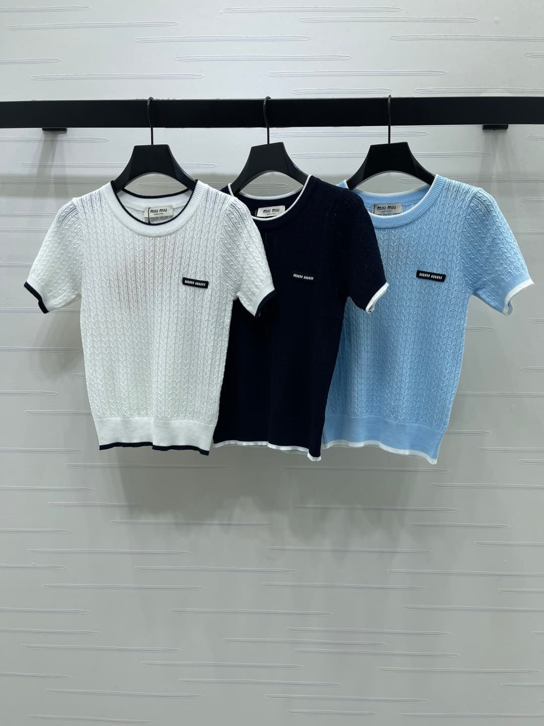 C18481 ❤️pp📣 New high-end products from the original collection – MiuMi* 2026: the latest spring series! Round-necked knitted short sleeves! Made with special ice-woven yarn for a delicate texture and comfortable wear. The round-necked knit shorts feature — image 1