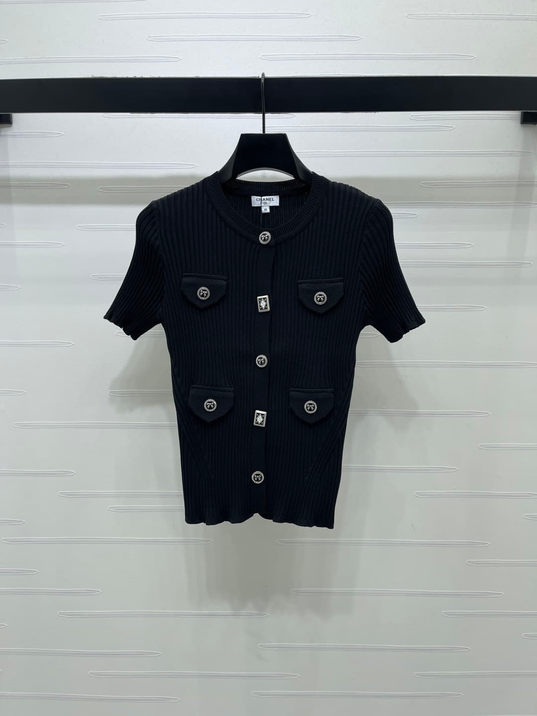 C18509 📣 New high-end collection! CHANE* 2026 spring/summer latest series! Silver button round collar knitted short sleeves sweater! Custom imported knitting material – comfortable and skin-friendly. Round collar knitted short sleeves design with a simple — image 1