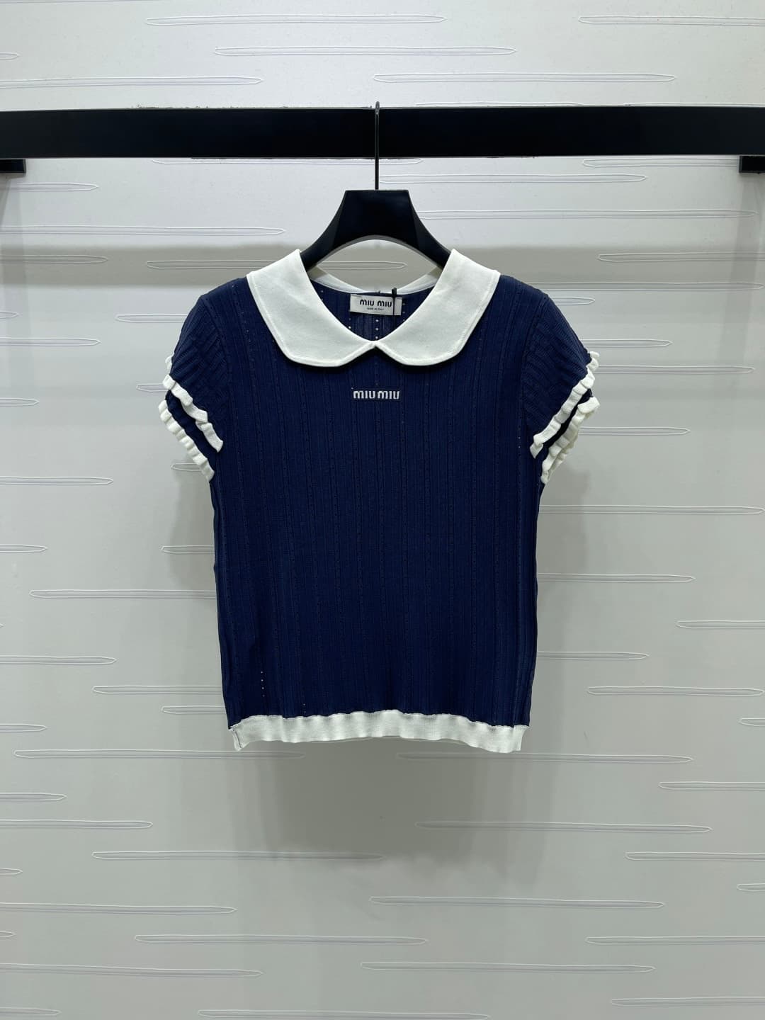 C18494 📣 New high-end collection/series – the latest spring/summer series of MiuMi*2026! Short sleeves with puffed knit texture and open collar! Customized silk-wool knit material – soft, delicate, and highly elastic. Double-layered cuffs in contrasting c — image 1
