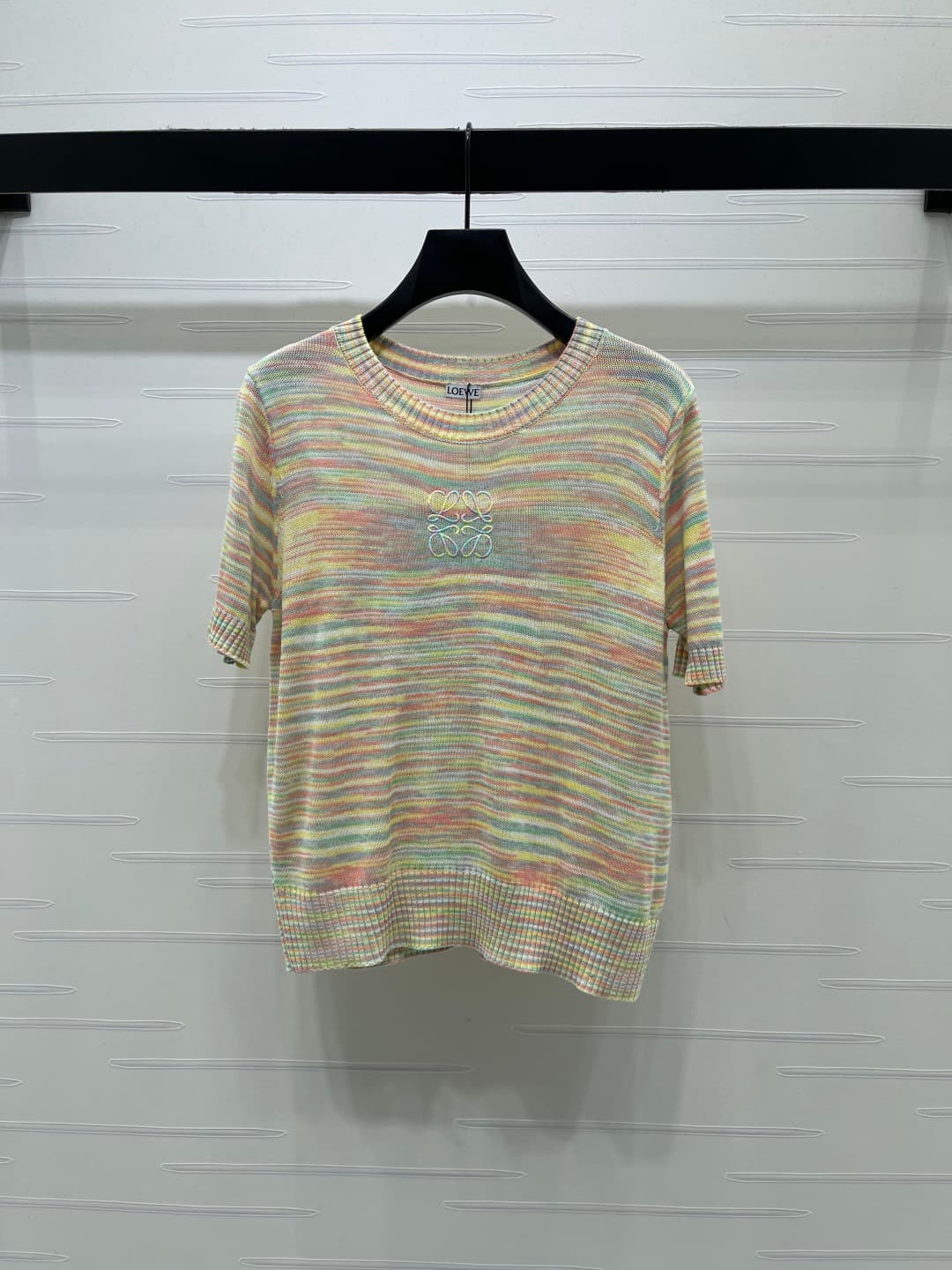 C18607 📣 New vintage/retro high-end quality Loew*2026 spring collection! Stripe knitted short sleeves! Crafted with imported yarn for consistent color and dyeing, perfect texture, softness and comfort. Round neck knitted short sleeves with alternating str — image 1