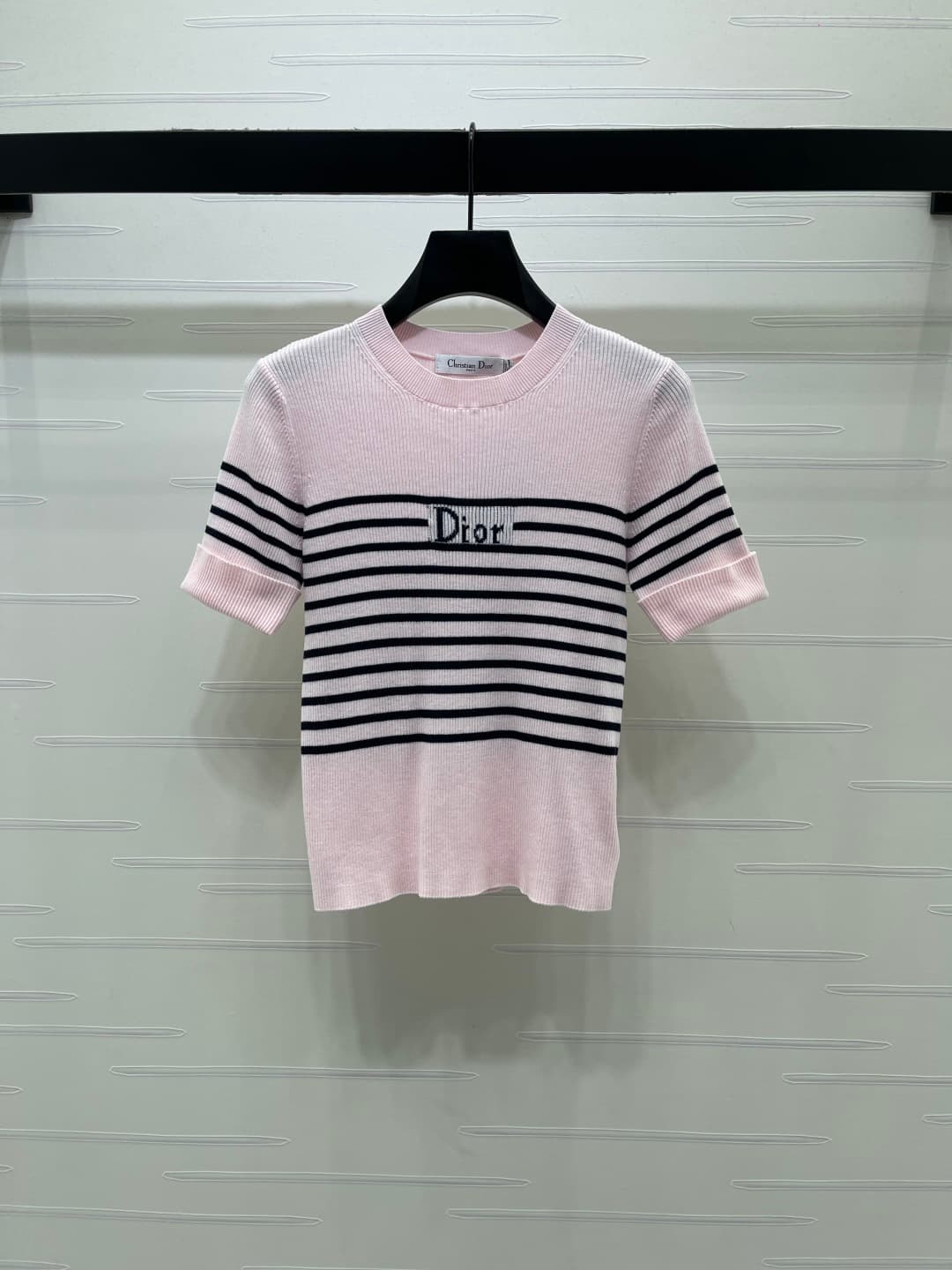 C18505 📣 New high-end collection: Dio* 2026 – the latest spring/summer series! Stripe knitted short sleeves! Crafted with custom silk-felt yarn for a premium and comfortable feel. Knitted cut with lettering on the chest, highlighting the brand’s personali — image 1