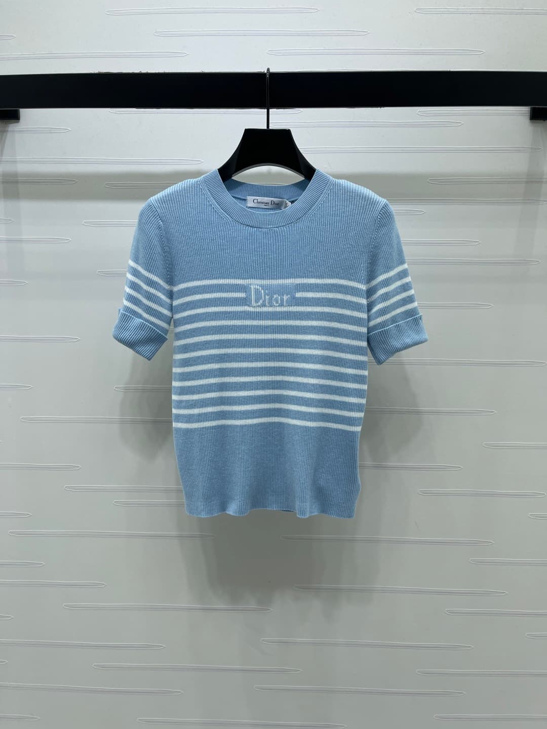 C18507 📣 New high-end collection: Dio* 2026 – the latest spring/summer series! Striped knitted short sleeves! Made from custom silk and wool yarn for a premium and comfortable feel. Knit sleeve design with lettering on the chest, highlighting the brand’s — image 1