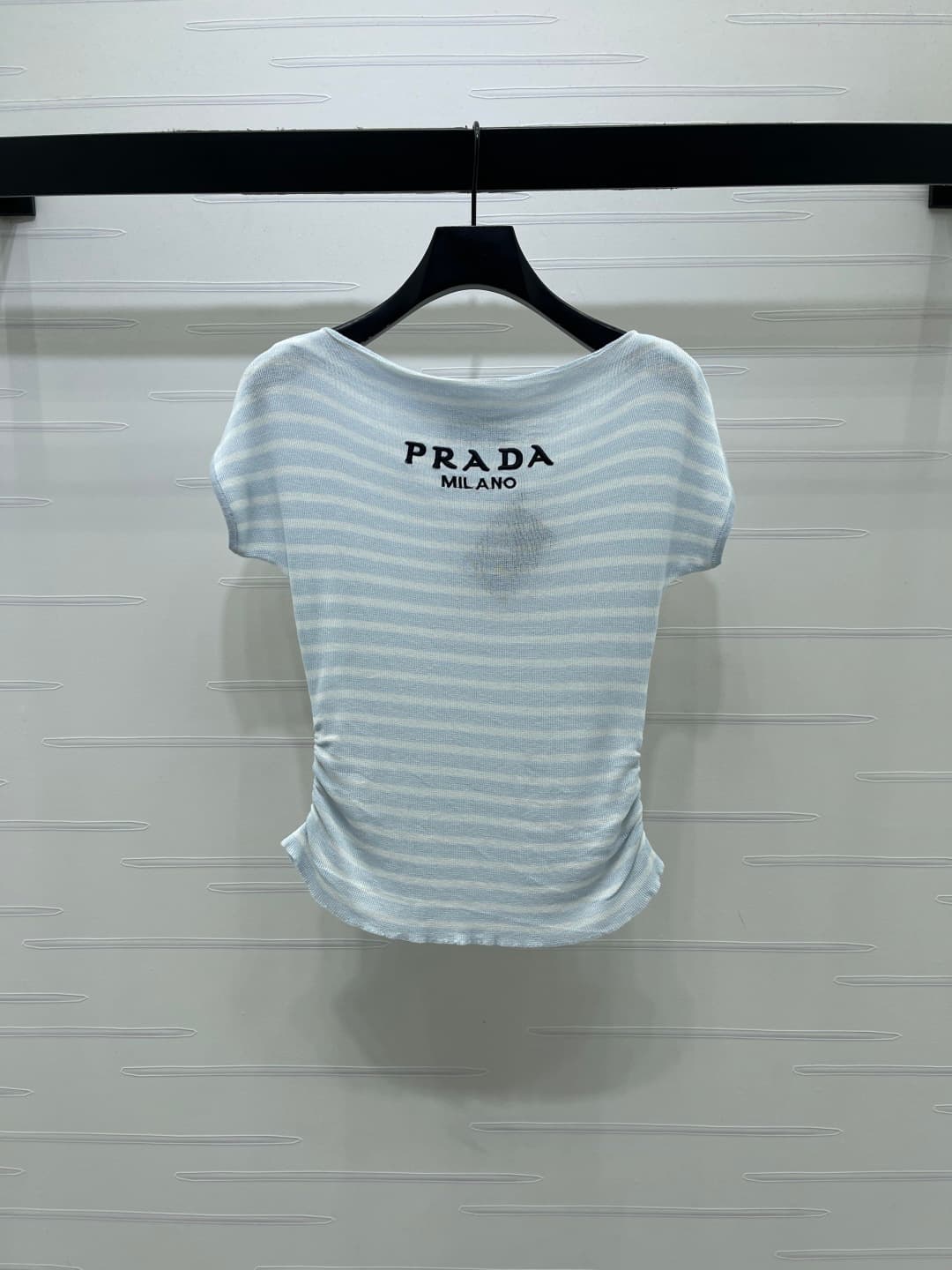 C18645 📣 New high-end vintage/retro products from the latest early spring collection! Irregular knitted short sleeves, crafted with custom silk and wool yarn—soft, elastic, and elegantly shaped. Striped pattern with contrasting colors; side waist creases — image 1