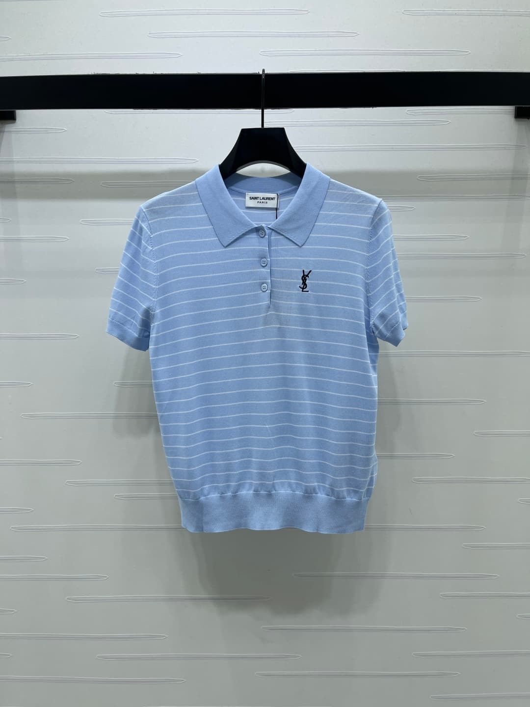 C18659 📣 New high-end collection from YSL* 2026 – the latest spring/summer series! V-necked striped knitted short sleeves! Crafted with custom silk-wool yarn for a premium and comfortable feel. V-necked short sleeve design with half-open buttons. Contrast — image 1