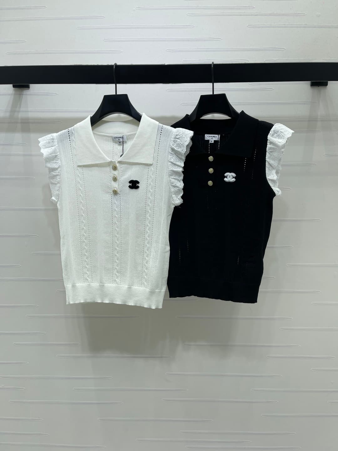 C18635 📣 New high-end collection! CHANE* 2026 – the latest spring/summer series! Knit top with flapping sleeves! Made from custom silk and wool yarn for a premium and comfortable feel. Short sleeves with a front emblem pattern that highlights the brand’s — image 1