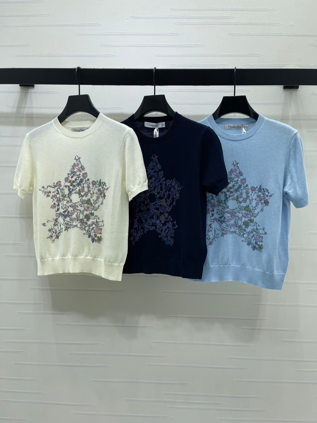 C18653 📣 New high-end collection! Dio* 2026 – the latest spring series! Round neck with pentagram embroidery on knitted short sleeves! Customized silk-fiber knitting material offers premium quality, comfort, and softness. The round-necked knitted design f — image 1