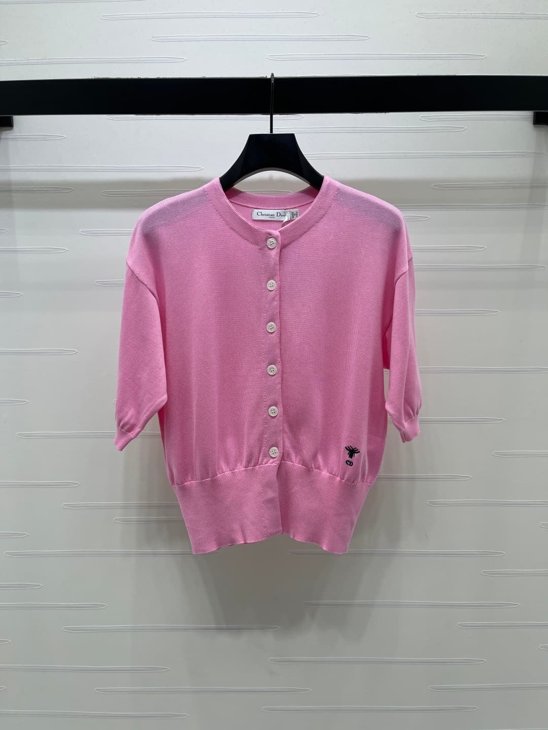 C18661 📣 New high-end collection/series – the latest spring/summer collection from Dio* 2026! Knit short-sleeve sweater with letter logo! Made from custom cotton-wool yarn, offering a premium texture, comfort, and softness. Round neck short-sleeve design, — image 1