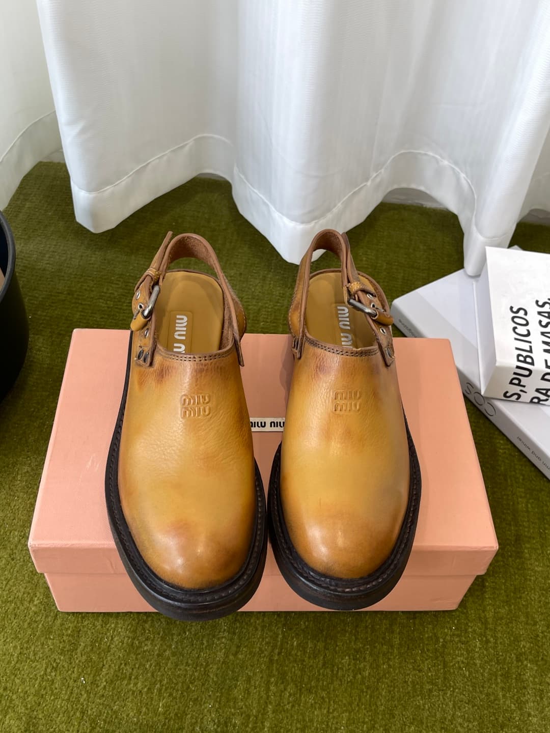 D10637 MiuMiu MiuMiu’s latest model: worn-out contrasting leather, buckle, mules shoes — image 1