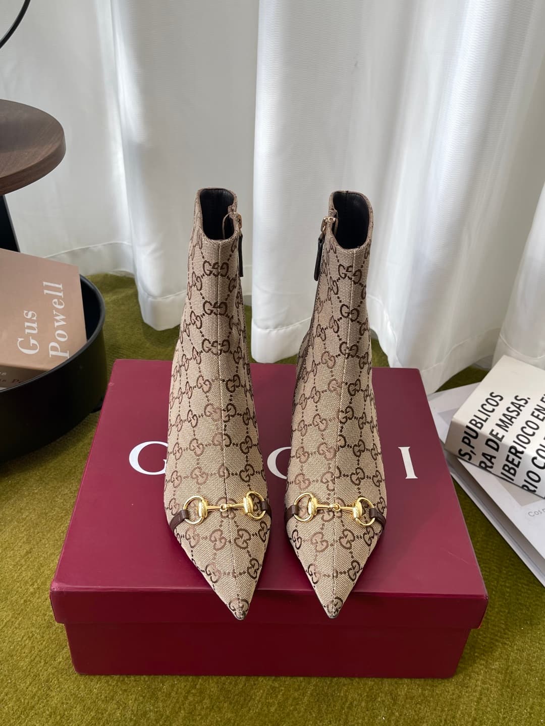D6853 GUCCI Gucci 26ss New Model Bombshell Collection, pointed high heels, short boots — image 1