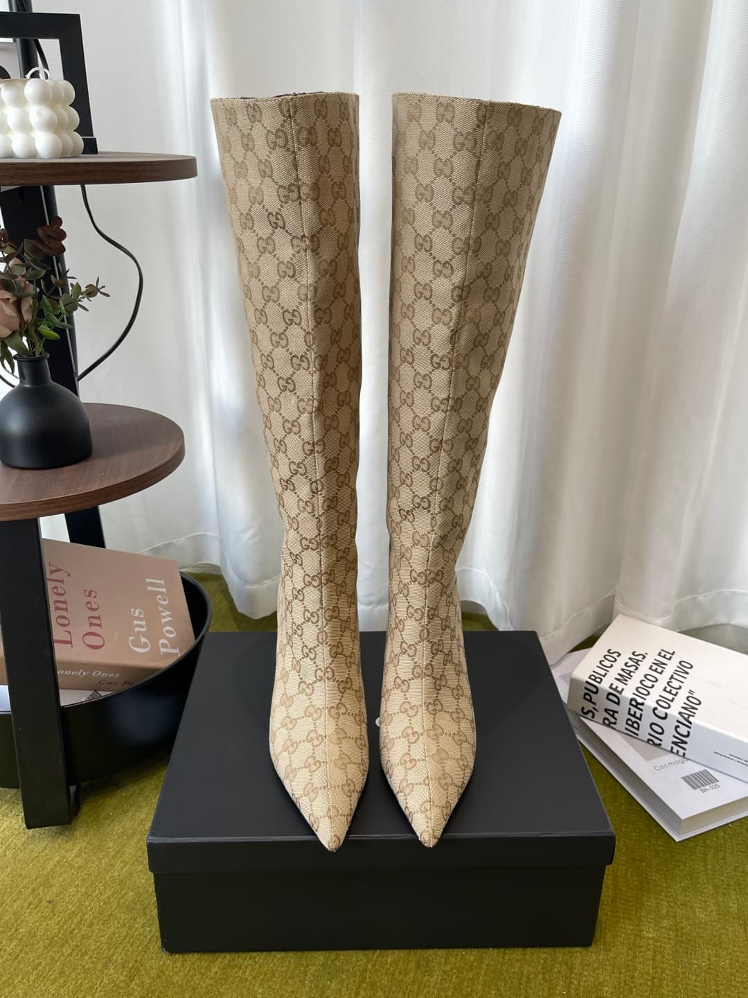 D6854 GUCCI Gucci 26ss New Model Bombshell Collection, pointed high heels, long boots — image 1