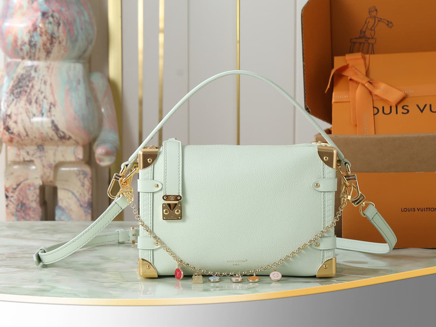 C5185 【Top-tier original items, exclusive real photos】M27449 light green, full leather soft box chain bag, new season model, medium-sized Side Trunk bag. M28333 red, M27449 light green, M27438 beige. This medium-sized Side Trunk bag belongs to the LV Conf — image 1