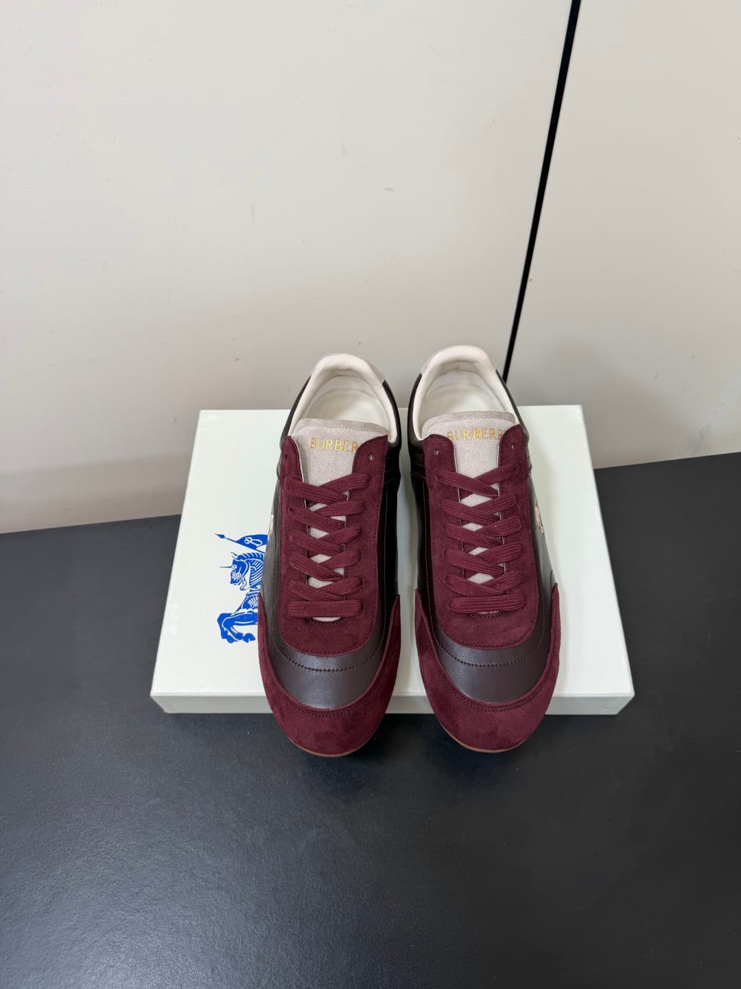 D3179 💰 Men's Model 💰 Burberry Knight Runner Collection – Couple’s Style, Casual & Sports Shoes, Dutch Shoes — image 1