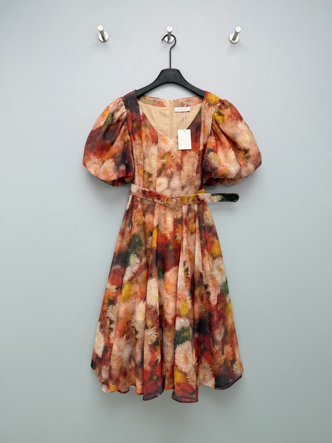 C18410 🔥🔥Zimmerma*26 Vintage/retro new dress with vivid Impressionist peony prints. The peony patterns have an Impressionist oil painting texture, with red, orange, yellow, and green colors interwoven and blended together—like a autumn garden depicted by — image 1