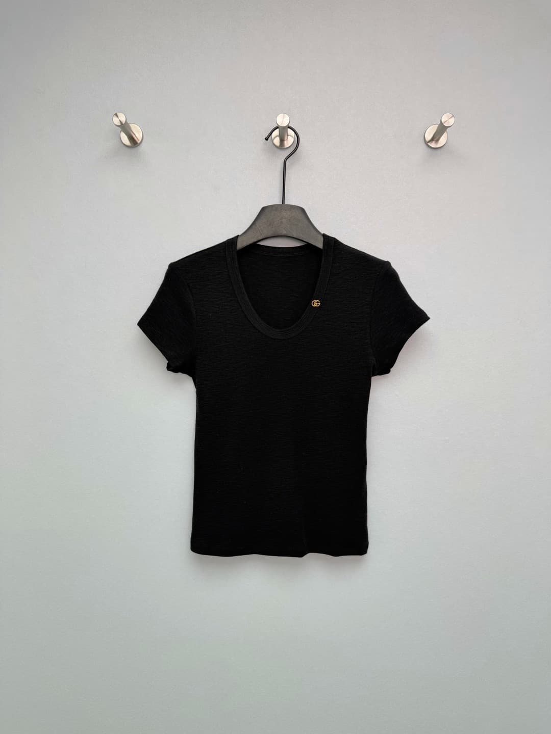 C18567 🔥🔥Gucc*26 New model with double G gold label U-neck, fitted short-sleeve T-shirt — image 1