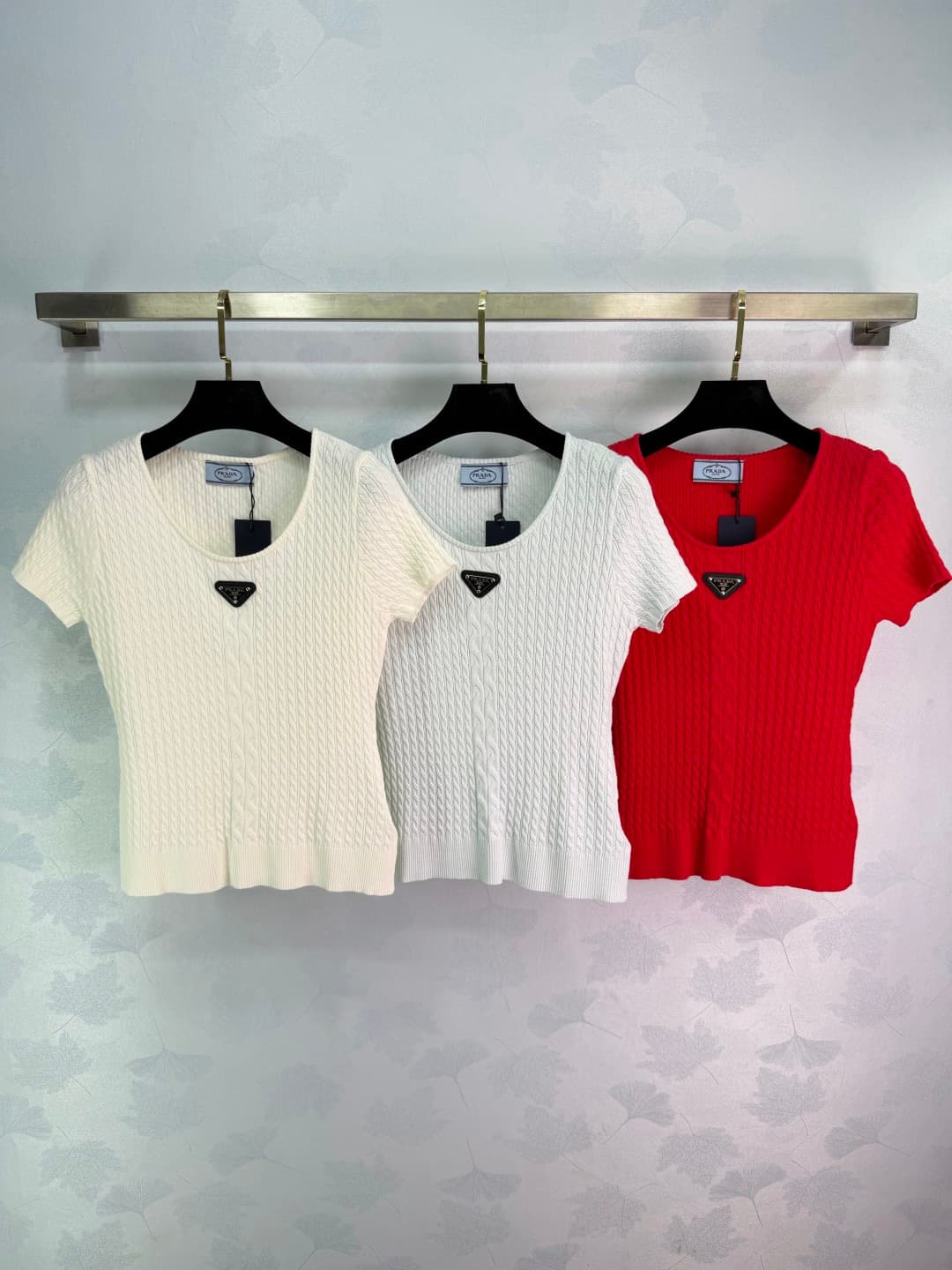 C18436 🆕Pr*26 – New spring/summer short sleeves with embossed patterns. Made from high-quality knitted fabric, and the embossed design adds a stylish touch! The U-neck shape helps to accentuate the neckline, while the straight shoulders and tailored fit h — image 1