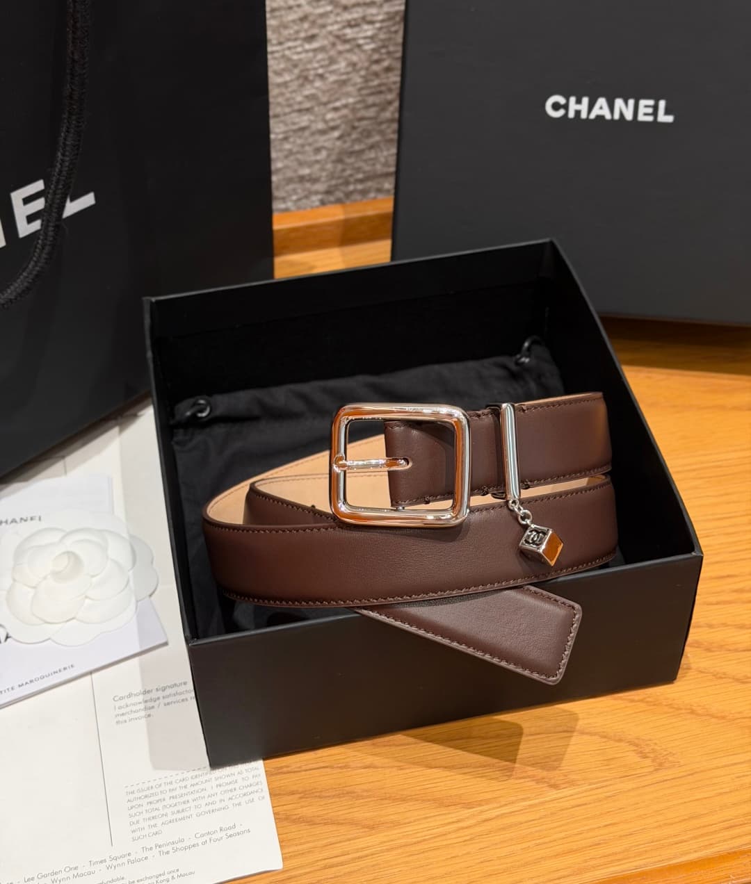 C32963 Xiangjia✨Leather Belt with CC Charm, Calfskin 30mm – Leather belt with two C pendants — image 1