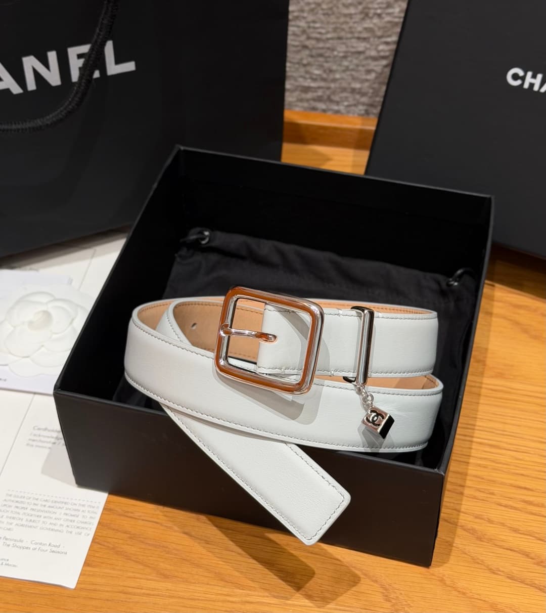 C32965 Xiangjia✨Leather Belt with CC Charm, Calfskin 30mm – Leather belt with two C pendants — image 1