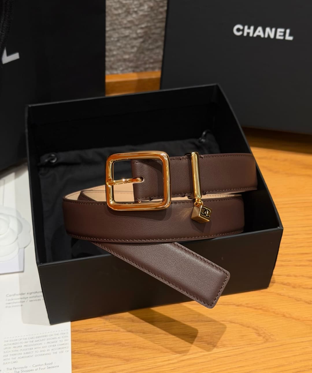 C32960 Xiangjia ✨Leather Belt with CC Charm, Calfskin 30mm – Leather belt with two C pendants — image 1