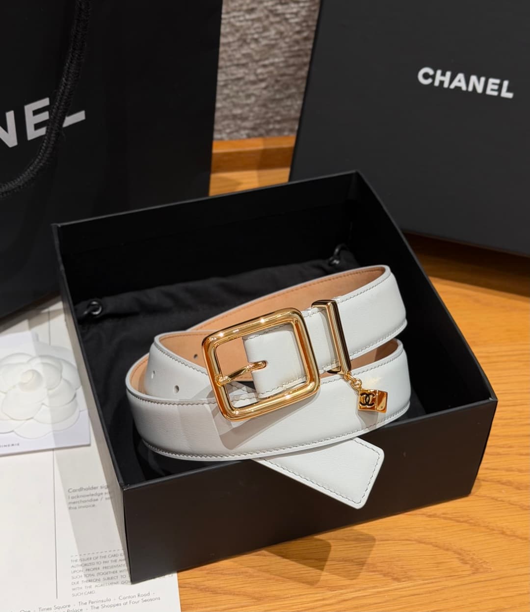 C32958 Xiangjia✨Leather Belt with CC Charm, Calfskin 30mm – Leather belt with two C pendants — image 1