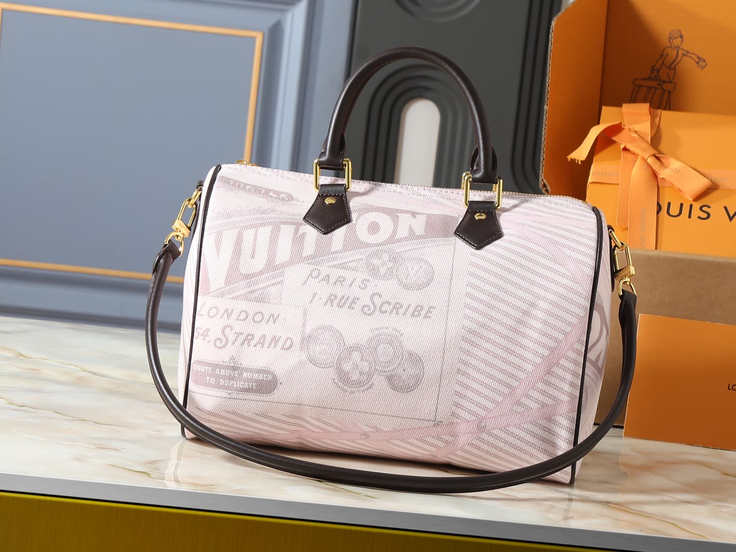 C5231 💰 Upgrade from the original M28750 and M40391. This Speedy Soft 30 handbag belongs to the Inside LV animation series. It features a unique design created from colorful fabric blends, along with a Monogram pattern on the handle and a detachable shoul — image 1