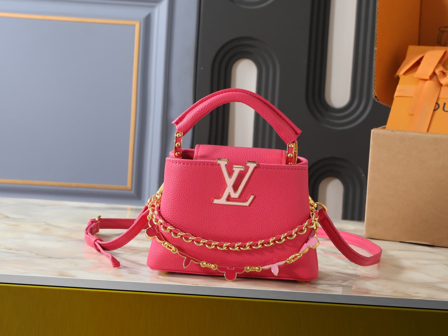 C5093 💰 Guangzhou product – top-quality original items: M29608, M2A380, M2A379, M2A362, M29952, M29955, M29951. This mini handbag belongs to the Capucines Flowergram collection. It features classic colors on Taurillon leather, with a flip cover that can b — image 1