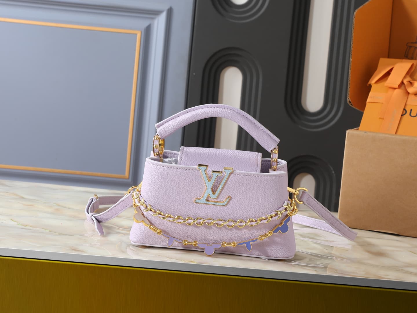 C5087 💰 Guangzhou product – top-tier original collection: M29608, M2A380, M2A379, M2A362, M29952, M29955, M29951. This mini handbag belongs to the Capucines Flowergram series. It features classic colors on Taurillon leather, with a snap closure that can b — image 1