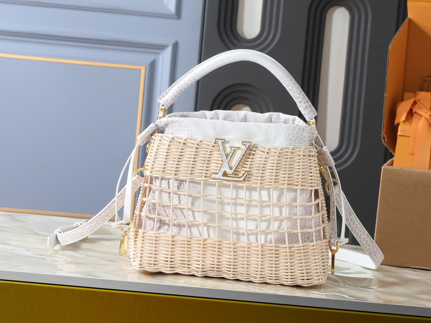 C5010 💰 Guangzhou product – top-tier original collection: M85481, N30101, N89949. This Capucines BB handbag belongs to the Rattan series. It features a flip cover and the Louis Vuitton Monogram pattern, creating a unique design for the season. The same le — image 1