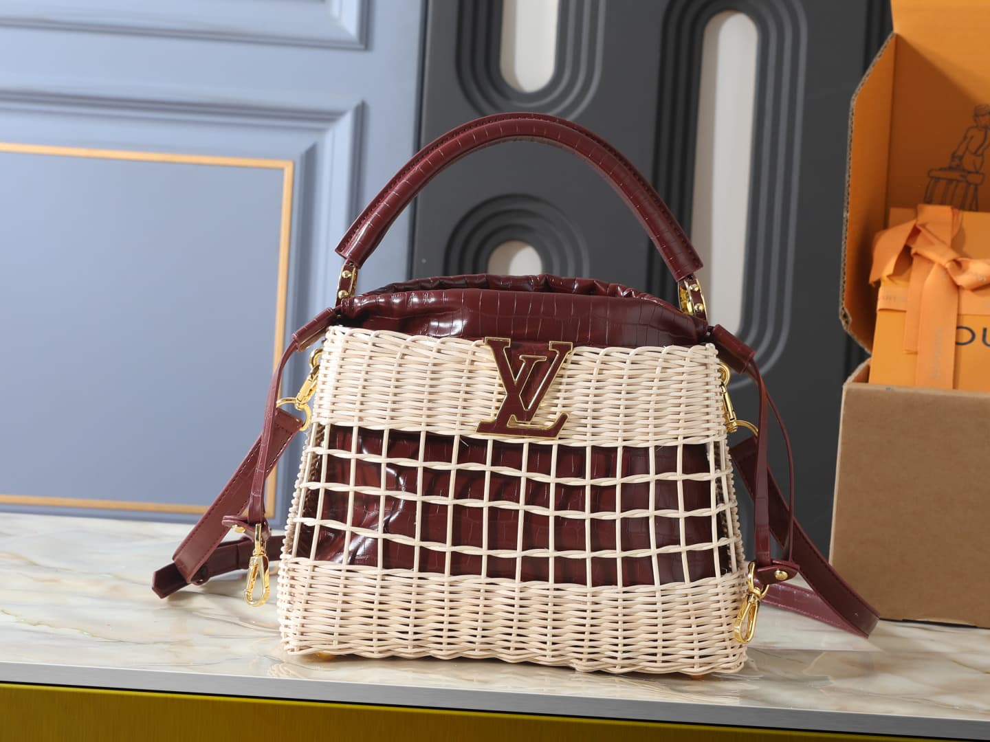 C5009 💰 Guangzhou product – top-tier original items: M85481, N30101, N89949. This Capucines BB handbag belongs to the Rattan series. It features a flip cover and the Louis Vuitton Monogram pattern, creating a unique design for the season. The same leather — image 1