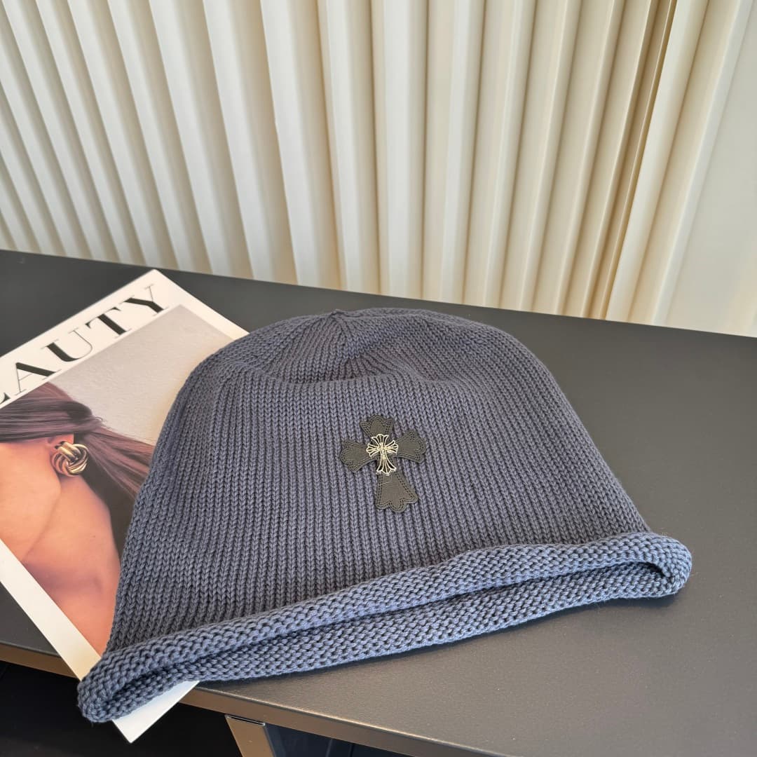 C29934 Crow Heart high-quality knitted cap – super stylish and impressive! The quality is excellent, and it’s a great match for any outfit. It’s a must-have item for fashion lovers! Buy it now! — image 1