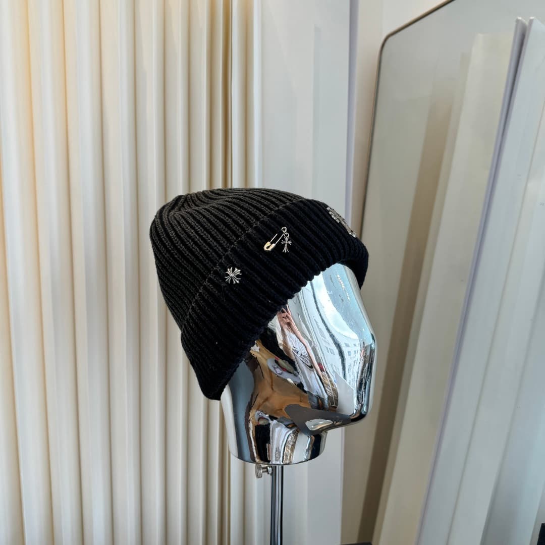C29921 Croco Heart – High-quality, stylish knitted caps! So popular💖 The quality is excellent; they’re great to wear on the street! Fashiony and trendy! They’re essential items for anyone who goes out, so buy them quickly! — image 1