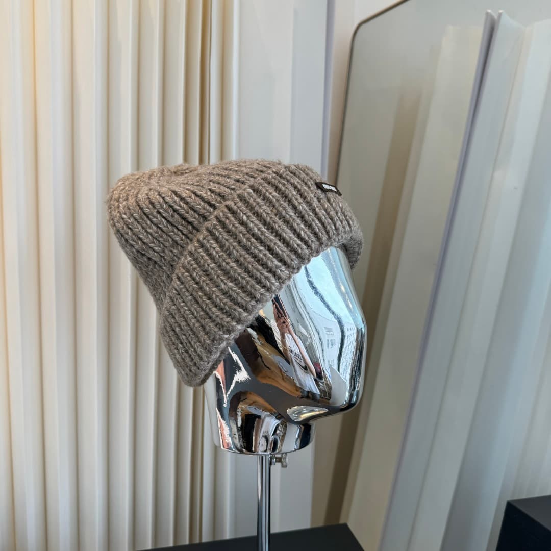 C29910 Mou Mou – High-quality, stylish knitted hats! Super popular! The quality is excellent; they’re great to wear on the street. Fashiony and trendy! A must-have item for anyone who goes out. Buy them quickly! — image 1