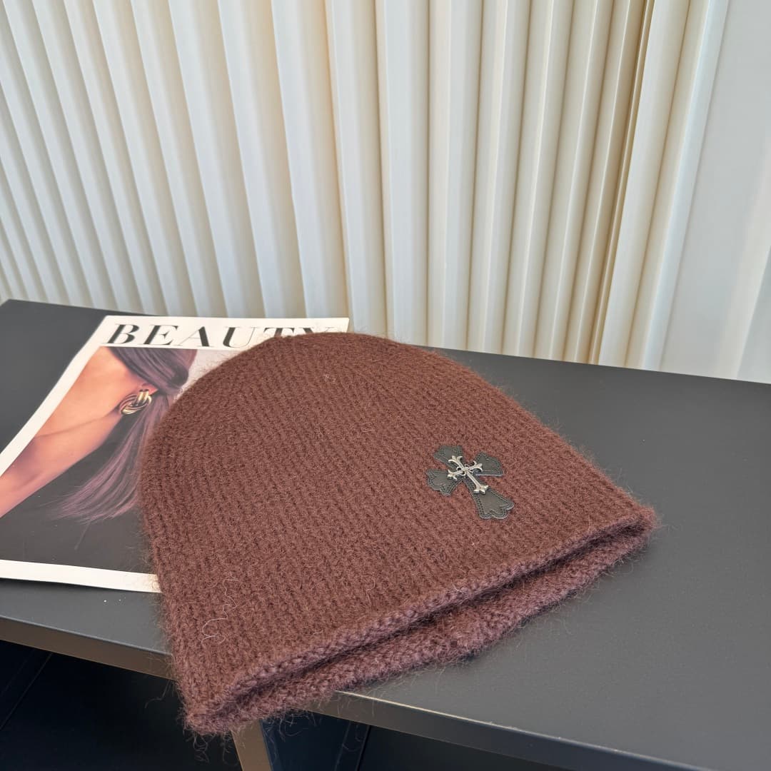 C29888 The new Seline cap features high-quality materials and a stylish design. It’s extremely popular! The quality is excellent, and it’s perfect for pairing with various outfits. It’s a must-have item for anyone who goes out in public. Buy it quickly! — image 1