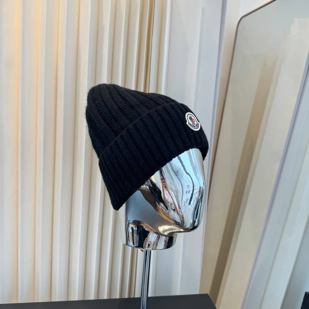 C29887 The new Mengkou knitted cap features high-quality and stylish design. It’s extremely popular! The quality is excellent, and it pairs well with any outfit. It’s a must-have item for those who want to stay trendy. Buy it now! — image 1